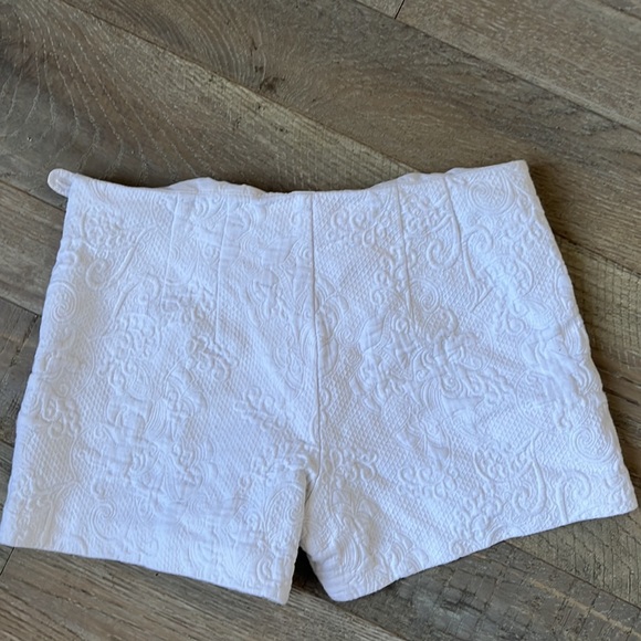 Lilly Pulitzer Shorts - Picture 5 of 5